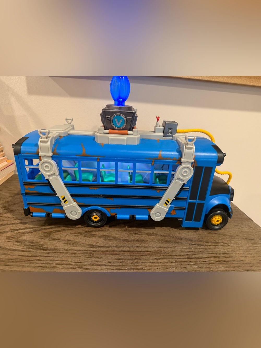 Fortnite Deluxe Battle Bus Jazwares Lights & Sounds Works No Balloon or Figure